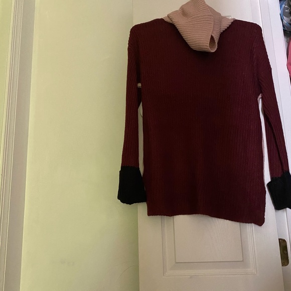 Sweater - Picture 5 of 7